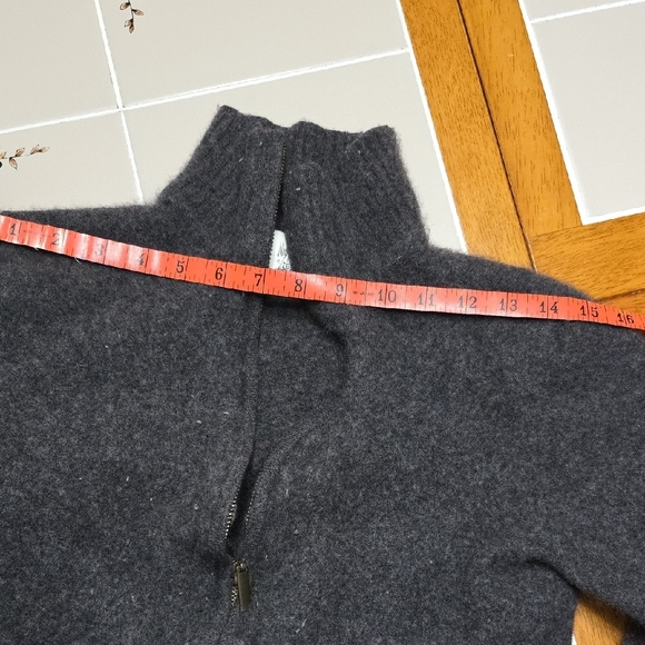 Neiman Marcus Gray Knit Pants & Jacket Set - Picture 9 of 9